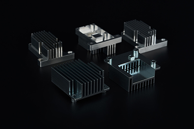 电子元器件散热板